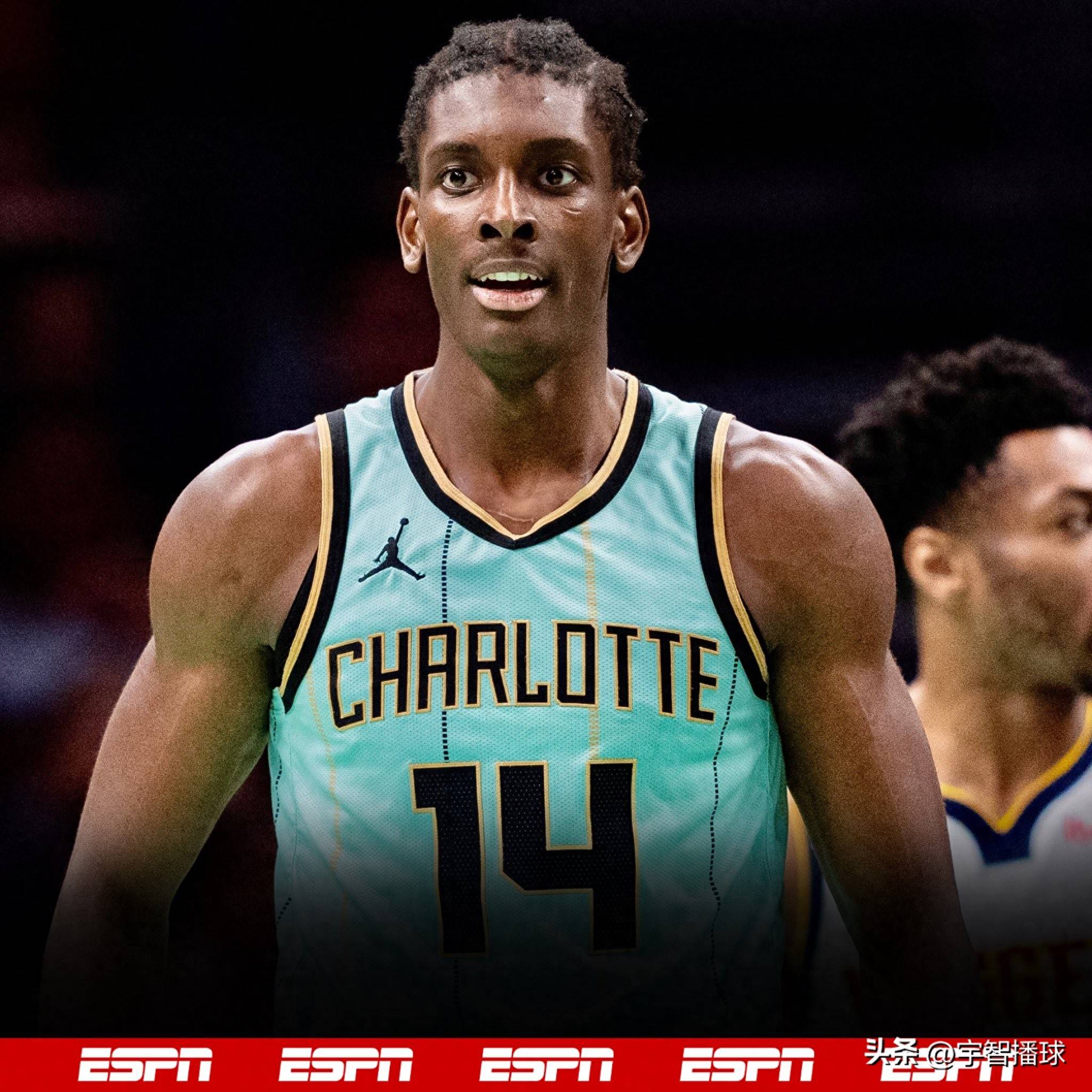 爱游戏电竞洛杉矶快船训练开放日，官宣日更衣室发声引观众欢呼，NBA常规赛在即，官宣口径保持一致的简单介绍