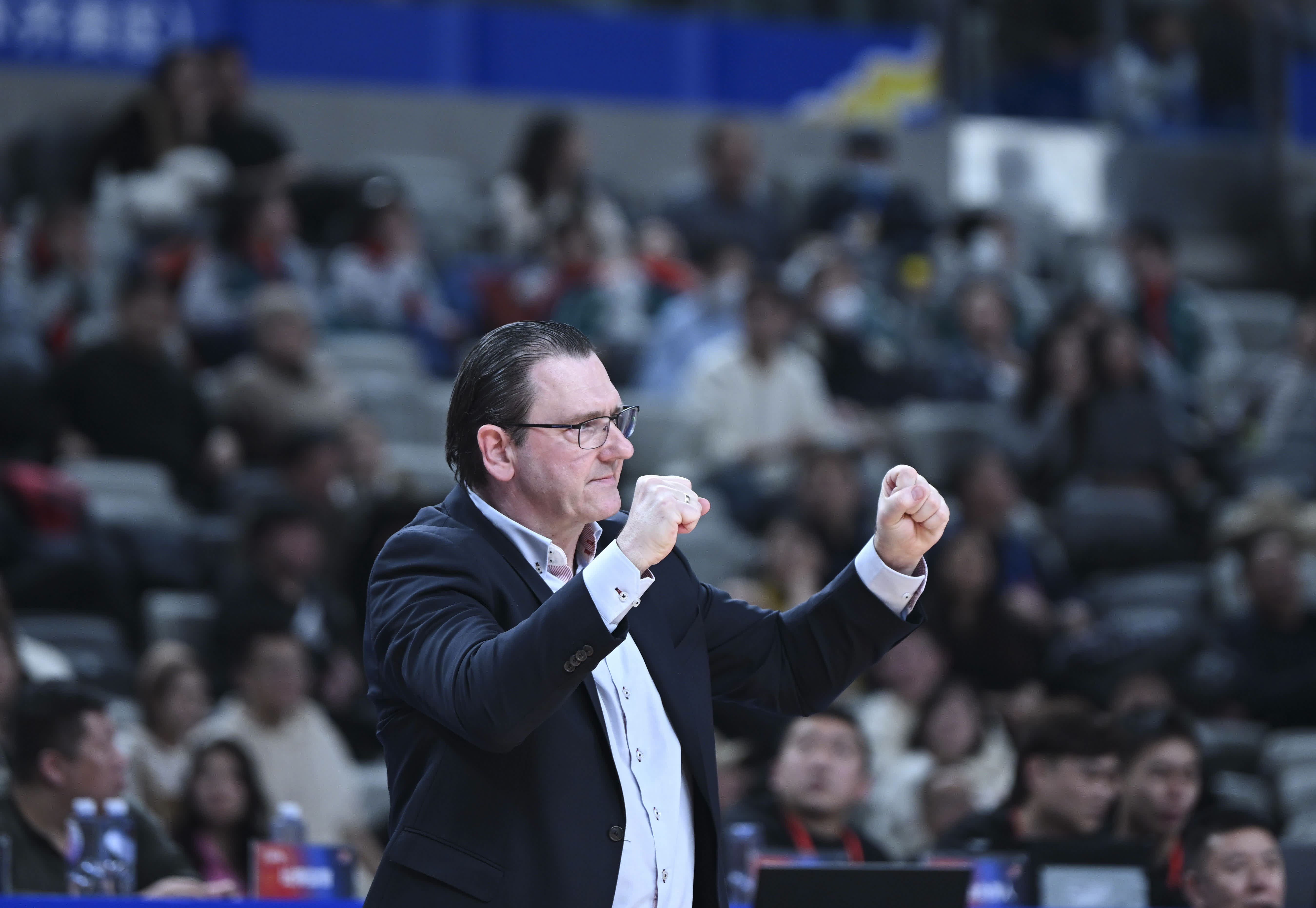 爱游戏官方网站关于萨克拉门托国王迎CBA季后赛关键赛，今晨队长鼓劲，球迷炸锅，控场能力受关注的信息